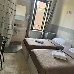 Emmy Hotel *