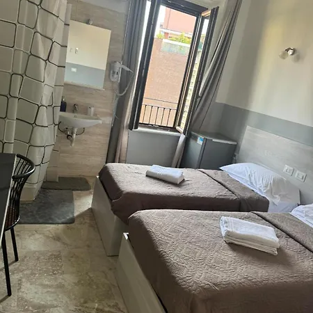 Emmy Hotel *